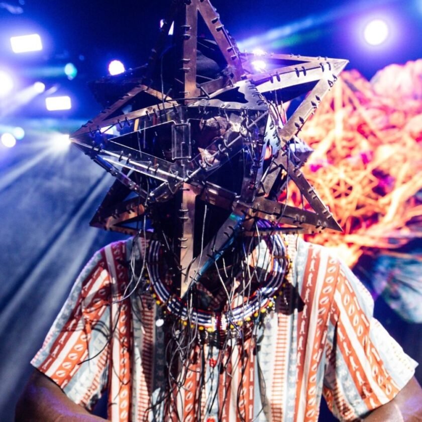 Confira a programação do MARTE Festival neste sábado, com música, performances e atrações internacionais em Ouro Preto