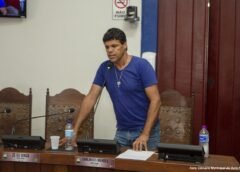 Após solicitação de Carlinhos Mendes, CEMIG substitui poste danificado