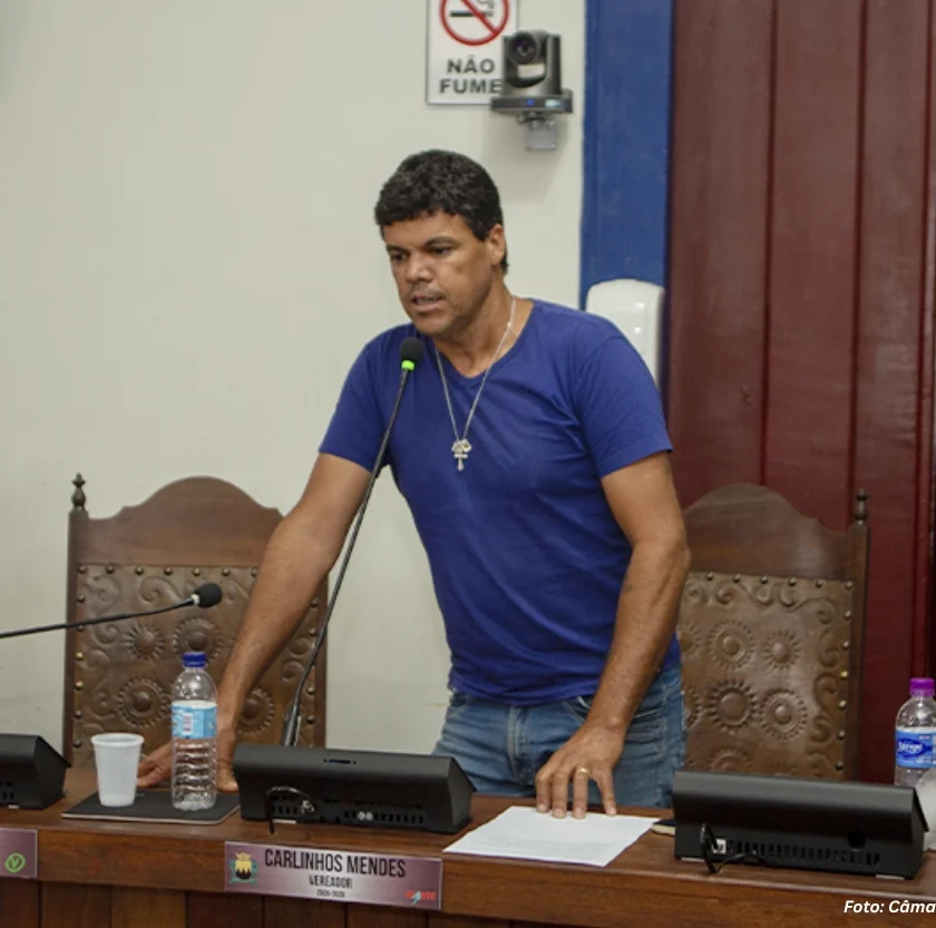 Após solicitação de Carlinhos Mendes, CEMIG substitui poste danificado