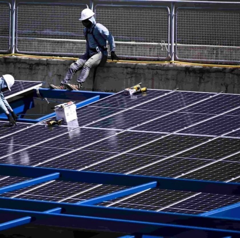Conheça 16 profissões que devem crescer na indústria até 2035