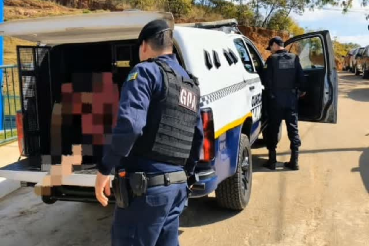 Homem é preso após romper adutora para furtar registro em Mariana