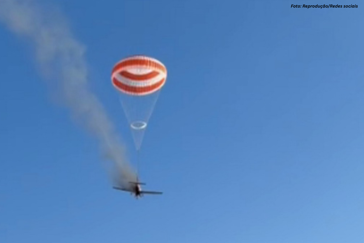 Avião sofre pane, pega fogo e cai na Grande BH