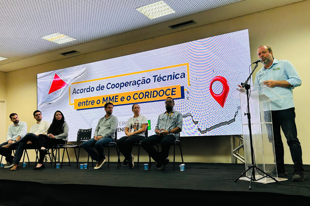 Em Mariana, ministro faz cobrança repasses rápidos e aumento da CFEM