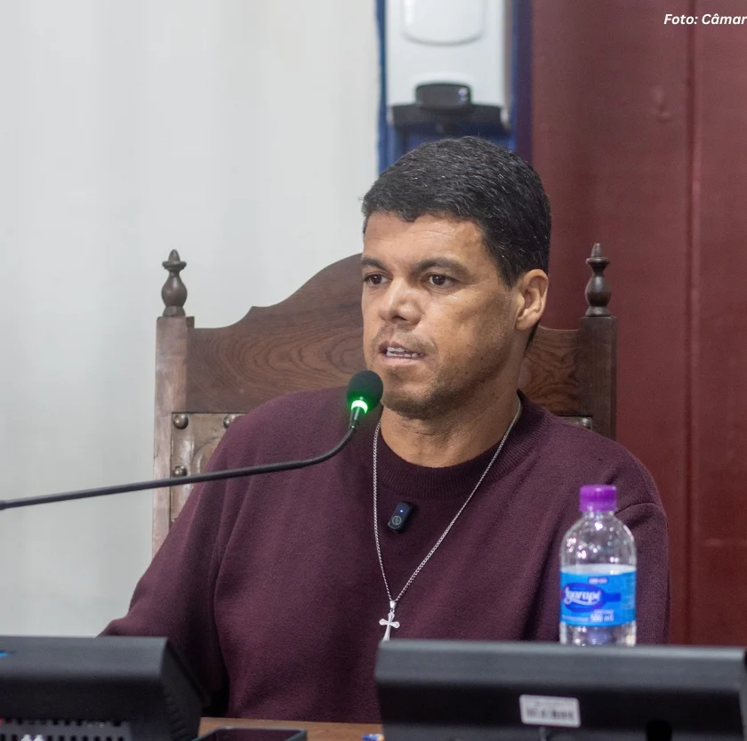Carlinhos Mendes propõe faixa de pedestre elevada para reforçar segurança na Avenida JK