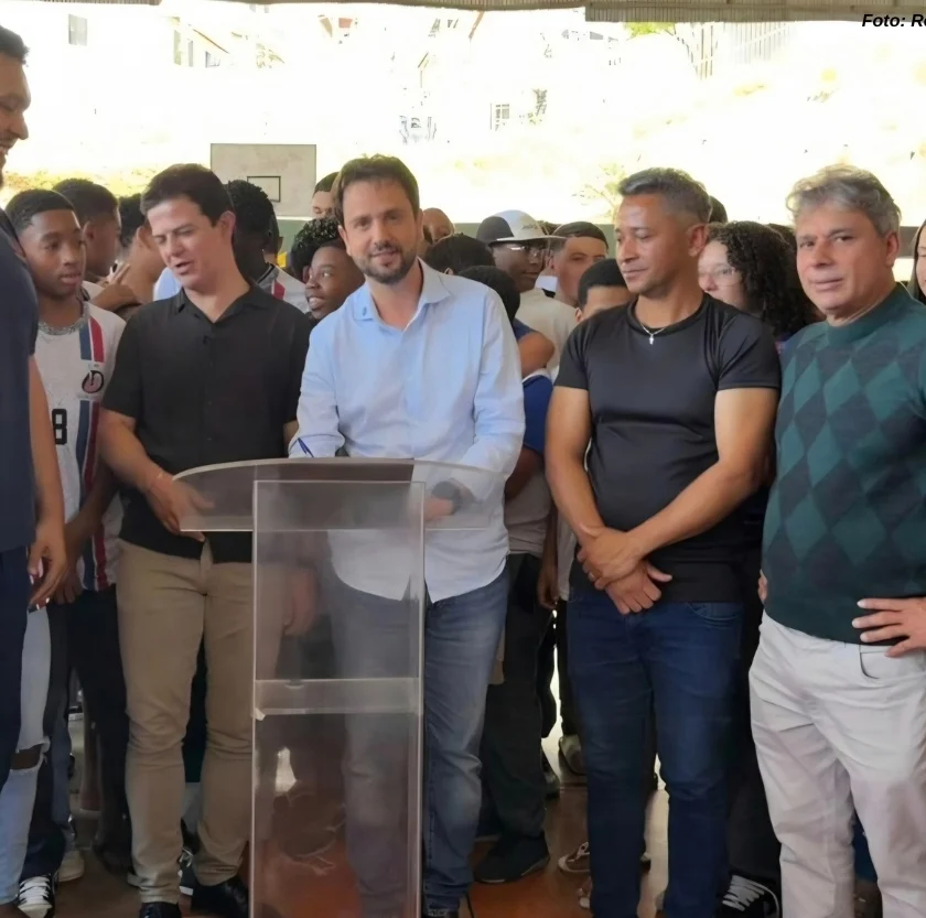Prefeito de Mariana assina ordem de serviço para obras na Escola Municipal Dom Oscar