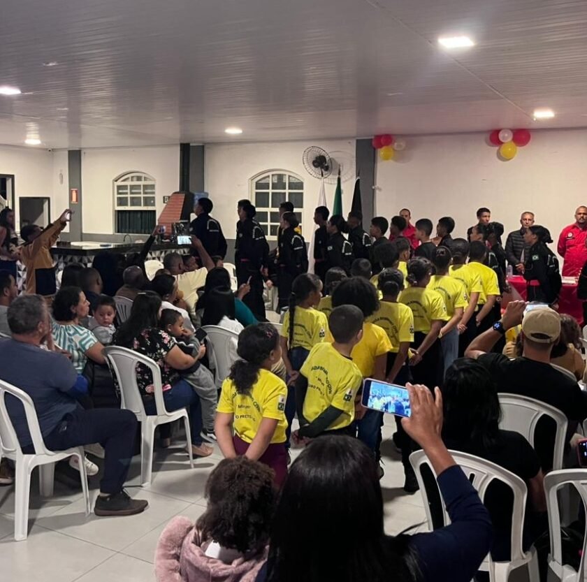 Projeto Bombeiro Civil Juvenil forma 27 jovens após 14 meses de atividades