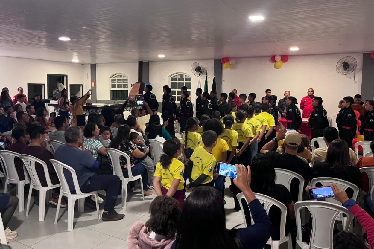 Projeto Bombeiro Civil Juvenil forma 27 jovens após 14 meses de atividades