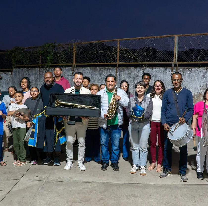 Emenda do vereador Matheus Pacheco fortalece a cultura e a Fanfarra da Escola Municipal Izaura Mendes, no bairro Piedade 