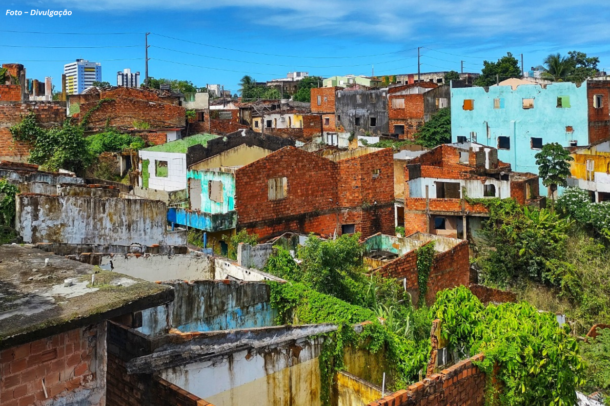Exposição 'Ganância' debate justiça climática e memória em territórios atingidos pela mineração 