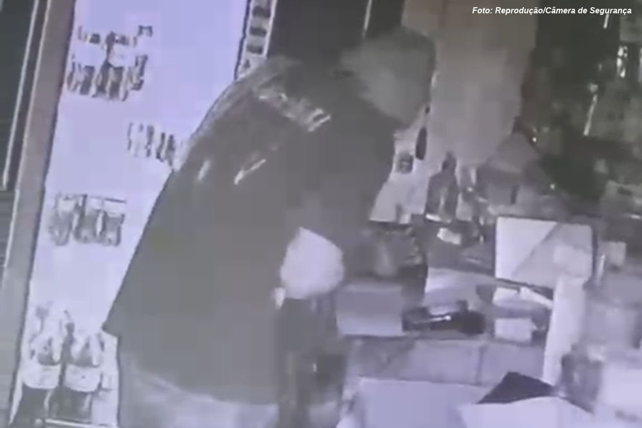 Câmera flagra furto em pastelaria no Centro Histórico de Ouro Preto