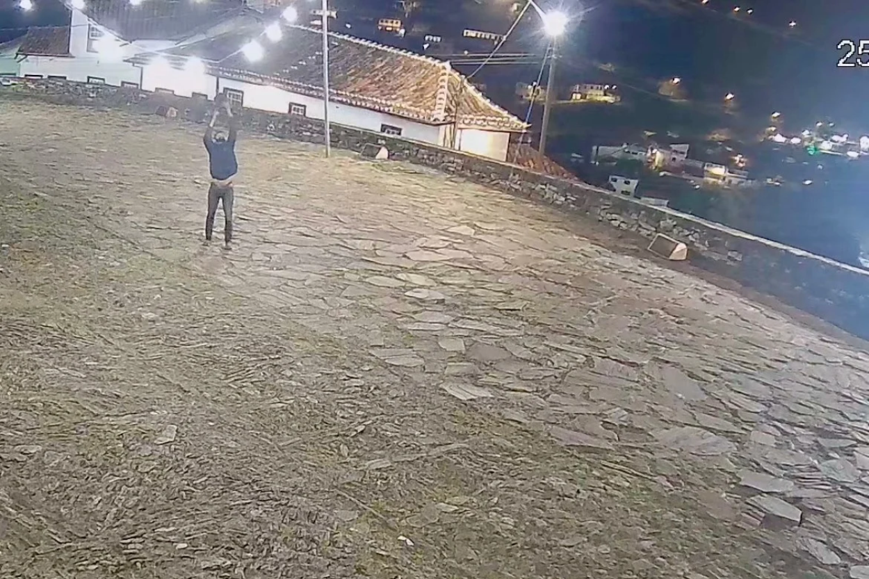 Varal de lâmpadas é furtado da Igreja de Nossa Senhora das Mercês em Ouro Preto