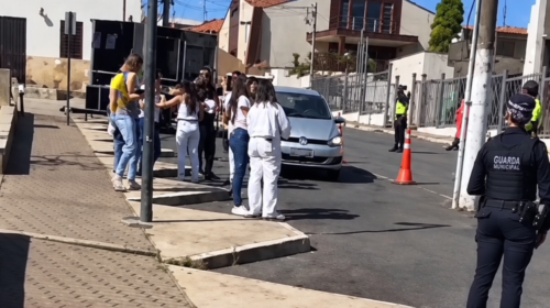 Praça da Bauxita recebe blitz educativa sobre saúde mental