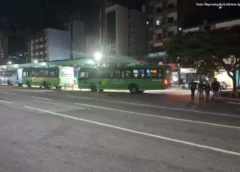 Atraso salarial leva motoristas de ônibus a paralisar transporte coletivo em Conselheiro Lafaiete