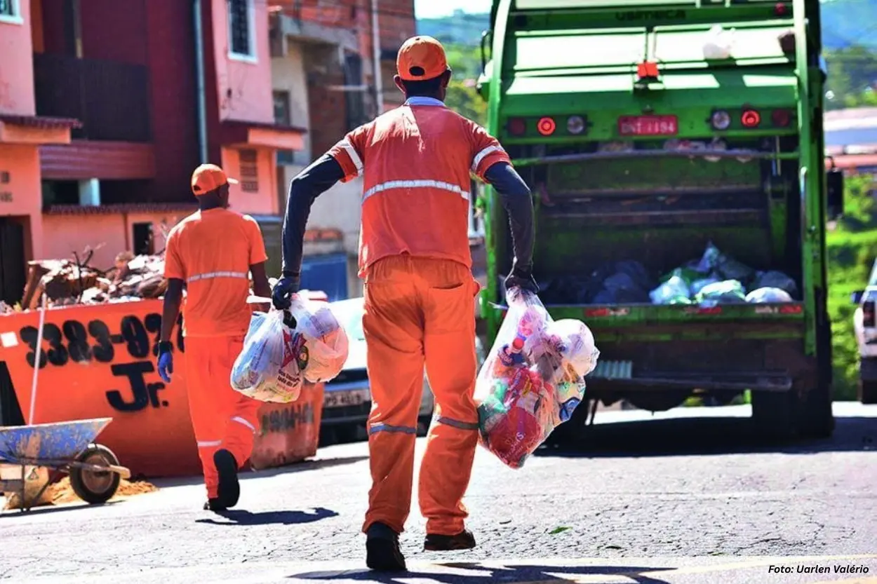 Descarte irregular de seringa fere gari durante coleta de lixo em Lafaiete