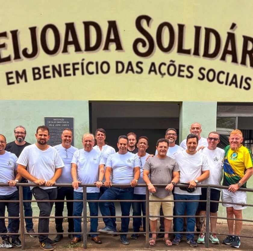 Feijoada Solidária arrecada recursos para curso de informática destinado a crianças em Itabirito