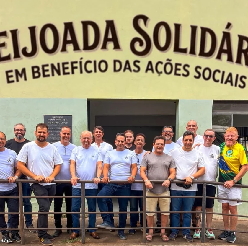 Feijoada Solidária arrecada recursos para curso de informática destinado a crianças em Itabirito