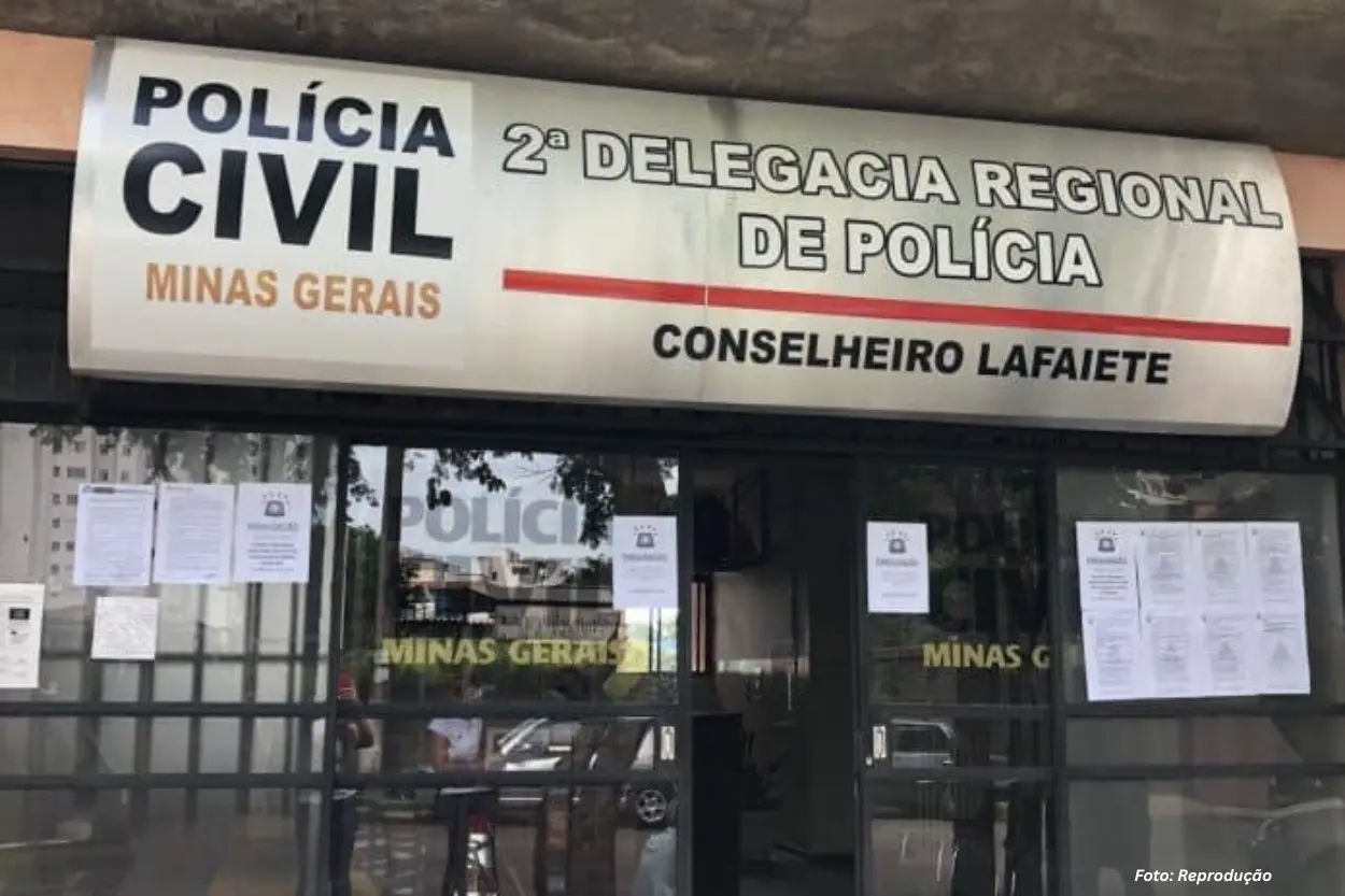 Homem é levado à delegacia após denúncia de importunação sexual em Lafaiete
