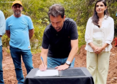 Prefeito de Mariana assina ordem de serviço para ponte entre Camargos e Novo Bento