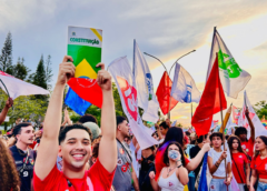 Mais de 6 mil estudantes vão às ruas de Ouro Preto em ato pró-Lula