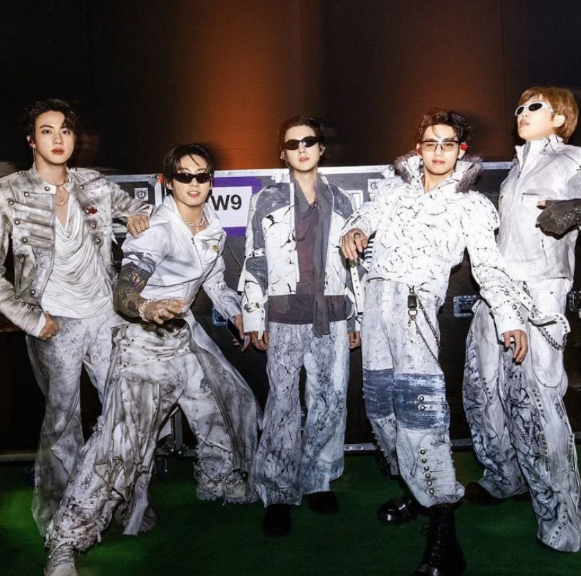 Fãs do BTS reclamam da redução de telões nos shows em São Paulo